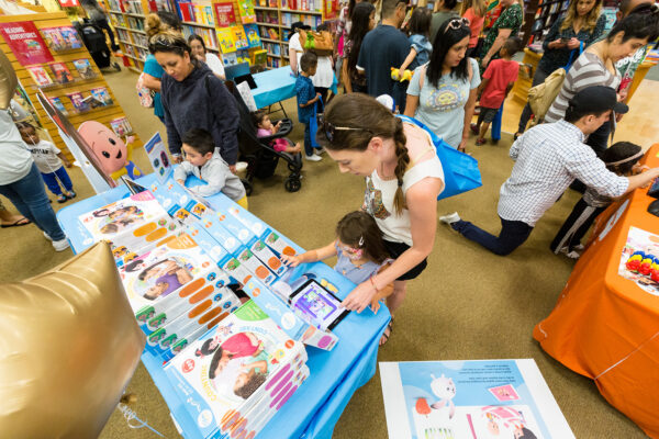 HITN y Barns & Noble celebran el mes de la hispanidad HITN y Barns & Noble celebran el mes de la hispanidad