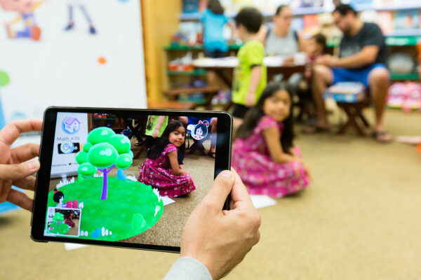 HITN y Barns & Noble celebran el mes de la hispanidad HITN y Barns & Noble celebran el mes de la hispanidad