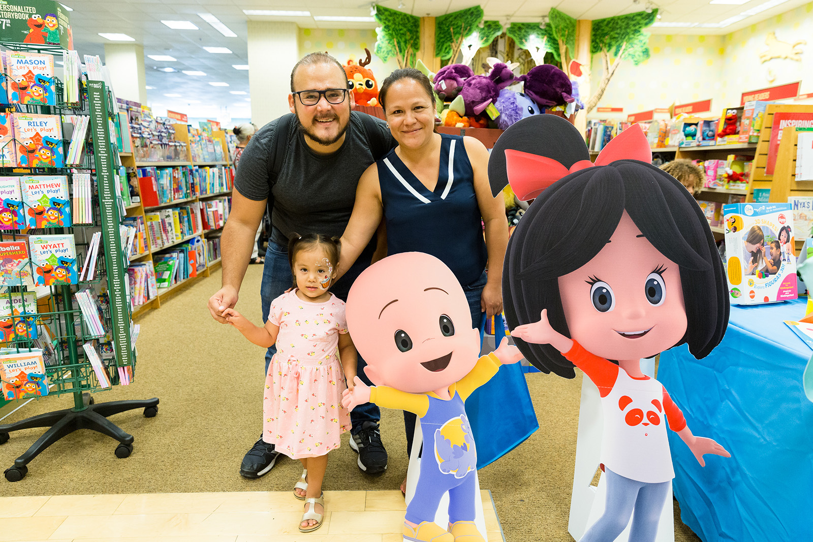 HITN y Barns & Noble celebran el mes de la hispanidad
