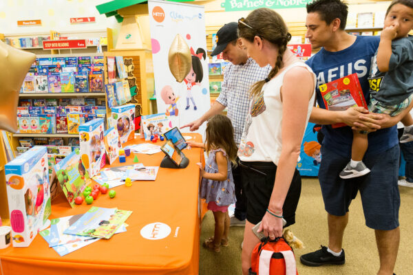 HITN y Barns & Noble celebran el mes de la hispanidad HITN y Barns & Noble celebran el mes de la hispanidad