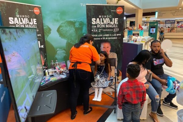 A-New-Personal-and-Family-Oriented-Experience--with-HITN-at-Dadeland-MallIMG_2032 A-New-Personal-and-Family-Oriented-Experience--with-HITN-at-Dadeland-MallIMG_2032