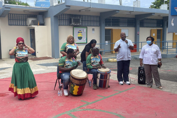 niu-hitn-donate-computers__52073717611_5ed3b82bb1_c09 niu-hitn-donate-computers__52073717611_5ed3b82bb1_c09