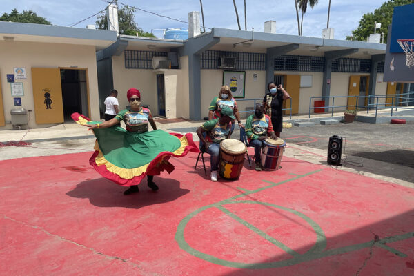 niu-hitn-donate-computers__52073948579_09ec79ea89_c18 niu-hitn-donate-computers__52073948579_09ec79ea89_c18