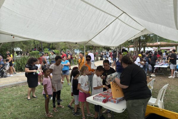 ReyesMagos_VIEQUES_EntregaJuguetes 4