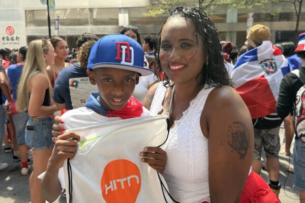 Desfile Dominicano 2026_Mother and son Large