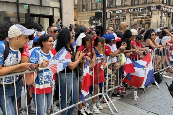 Desfile Dominicano 2026_Street corner Large